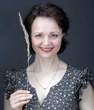 Алена Захарова