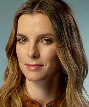 Бетти Гилпин (Betty Gilpin)
