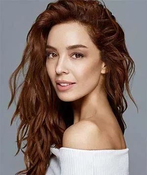 Азра Акын (Azra Akın)