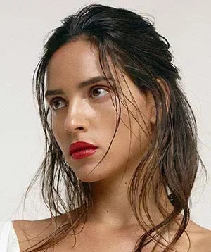 Адриа Архона (Adria Arjona)