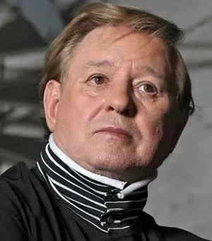 Роман Виктюк